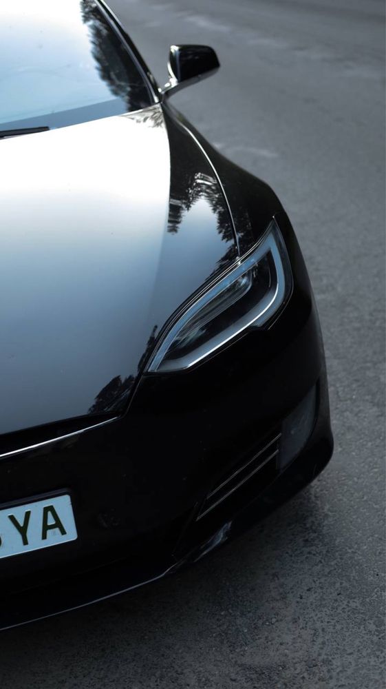 Оренда автомобіля Tesla Model S 2018, оренда тесла,