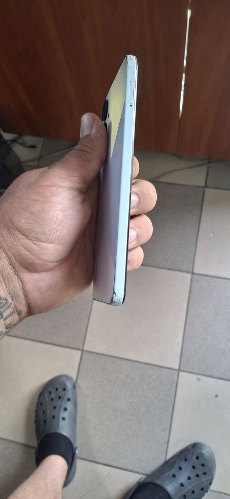 смартфон Tecno Camon 19 Neo.