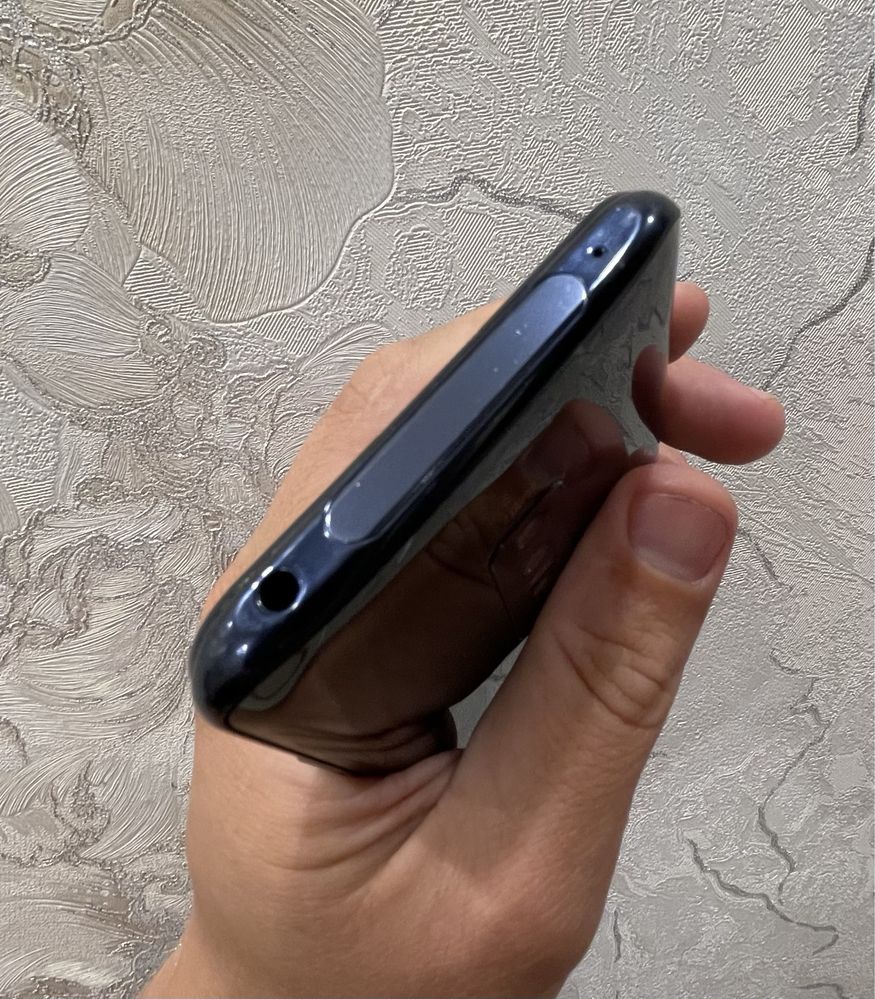 Мобильный телефон VIVO V17 Pro 8/128gb б/у