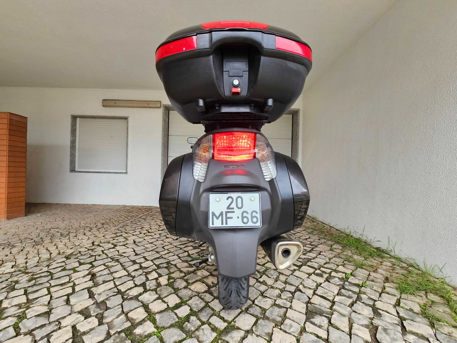 Honda Deuville NT 700 revisões feitas em concessionário oficial Honda