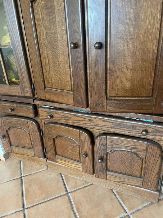 Móvel madeira maçiça. ótimo estado