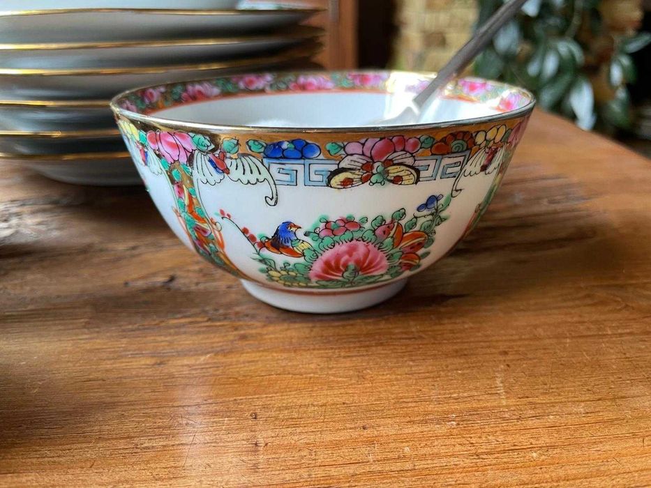 6 filiżanek spodeczki talerzyki deserowe porcelana  Chiny