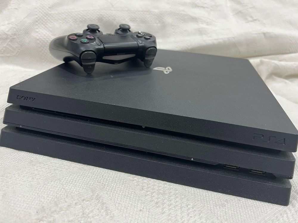 Playstation 4 PRO - 1 TB