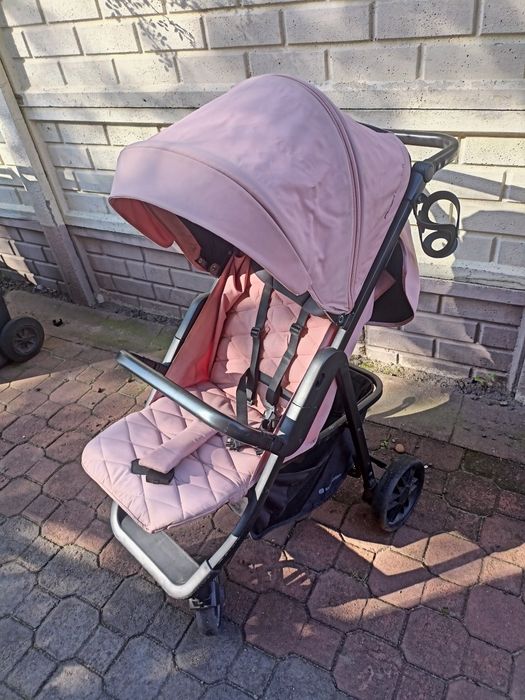 Wózek spacerowy dla dziewczynki