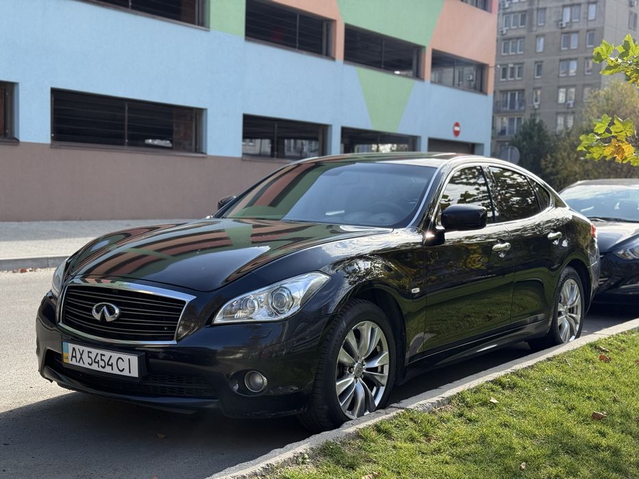 Продам Инфинити М25 газ/бенз