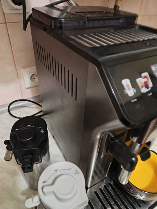 Кавомашина DELONGHI Eletta Explore ECAM450.86.T б/у стан новій