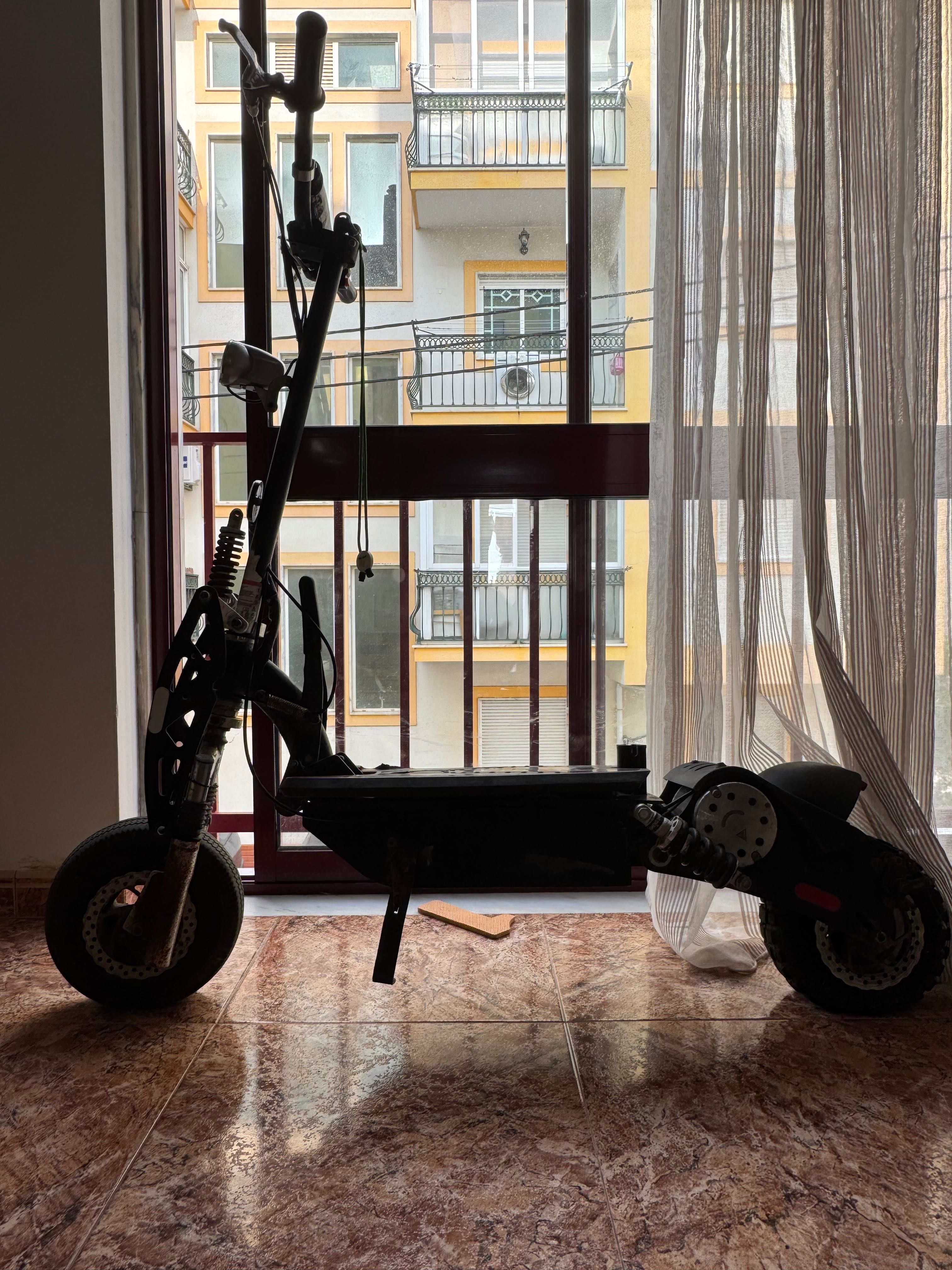 Trotinete elétrica em ótimo estado