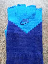 Митенки Nike M /S  темно- синего цвета с голубым декором.