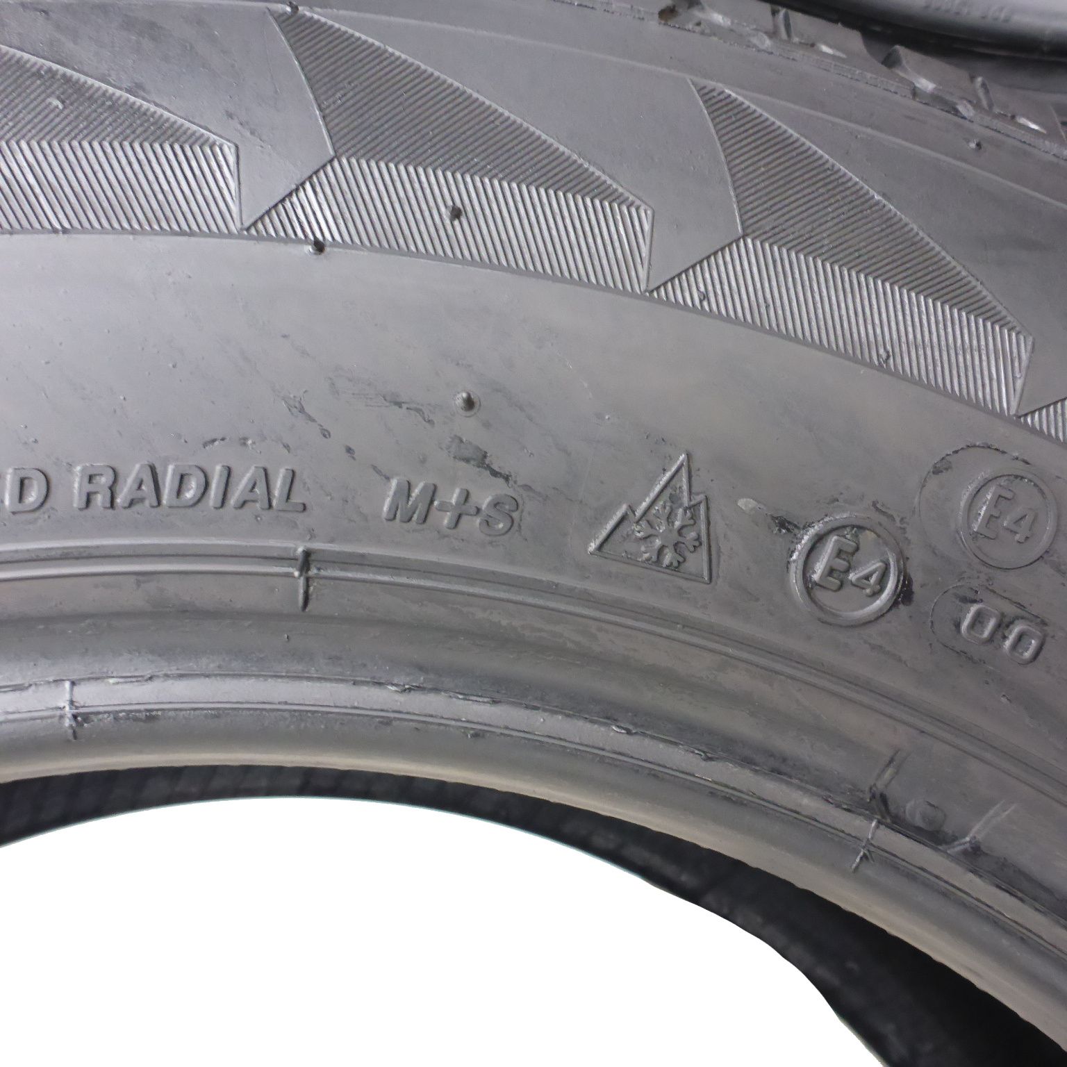 215/65/16C Bridgestone 215/65R16C 106/104T Blizzak LM18C Zima 2020 8mm