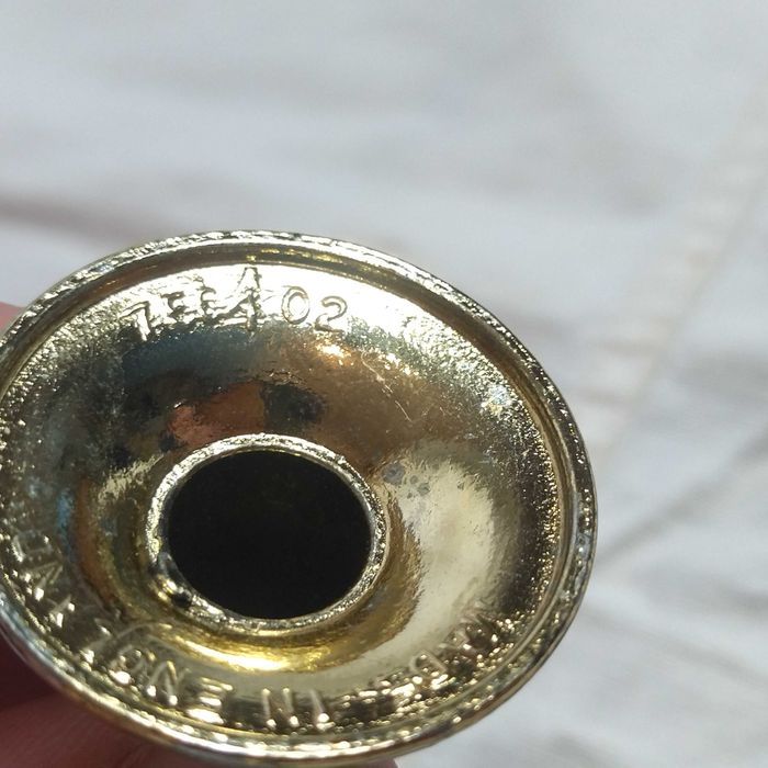 Мініатюрні іграшкові фігурки: перечниця, кран-колонка, Англія