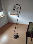 Mosiężna lampa stojąca