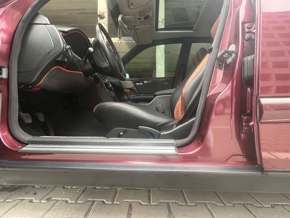 Mercedes-Benz E-class W210