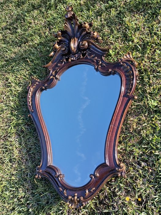 Baelíssimo espelho retro em talha artesanal, detalhes dourado, interve