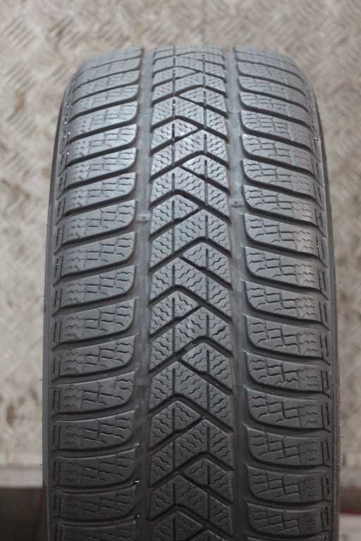 225/45/18 Pirelli Sottozero 3 225/45 R18 7,5mm