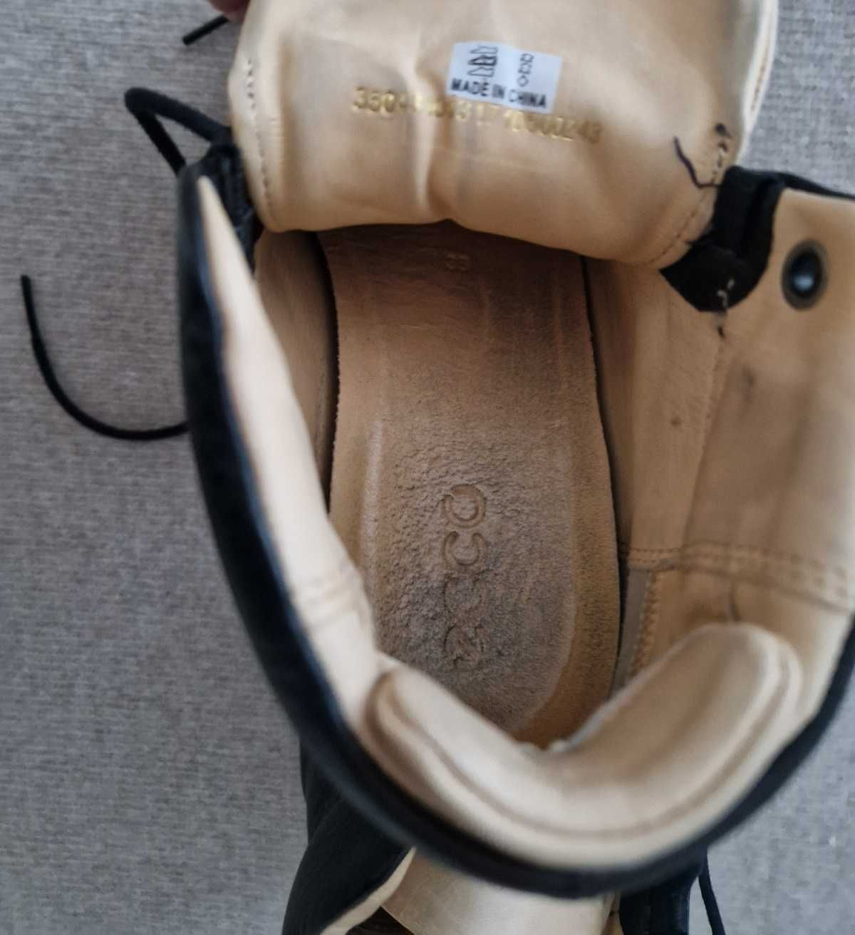 Botas pretas Ecco 35