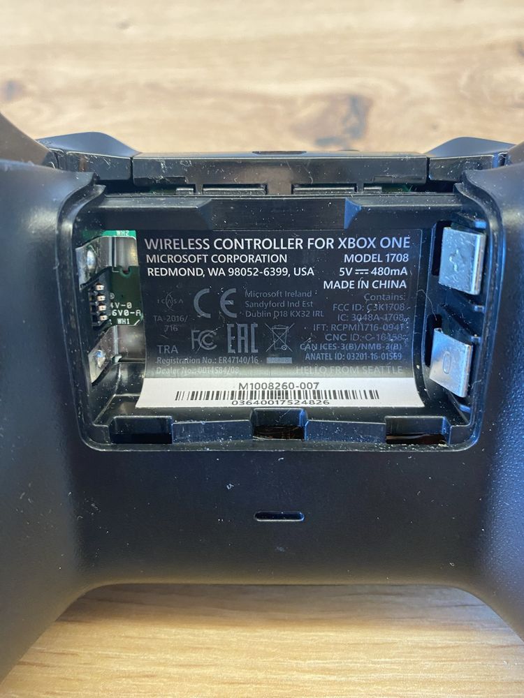 Pad kontroler bezprzewodowy XBOX ONE model 1708