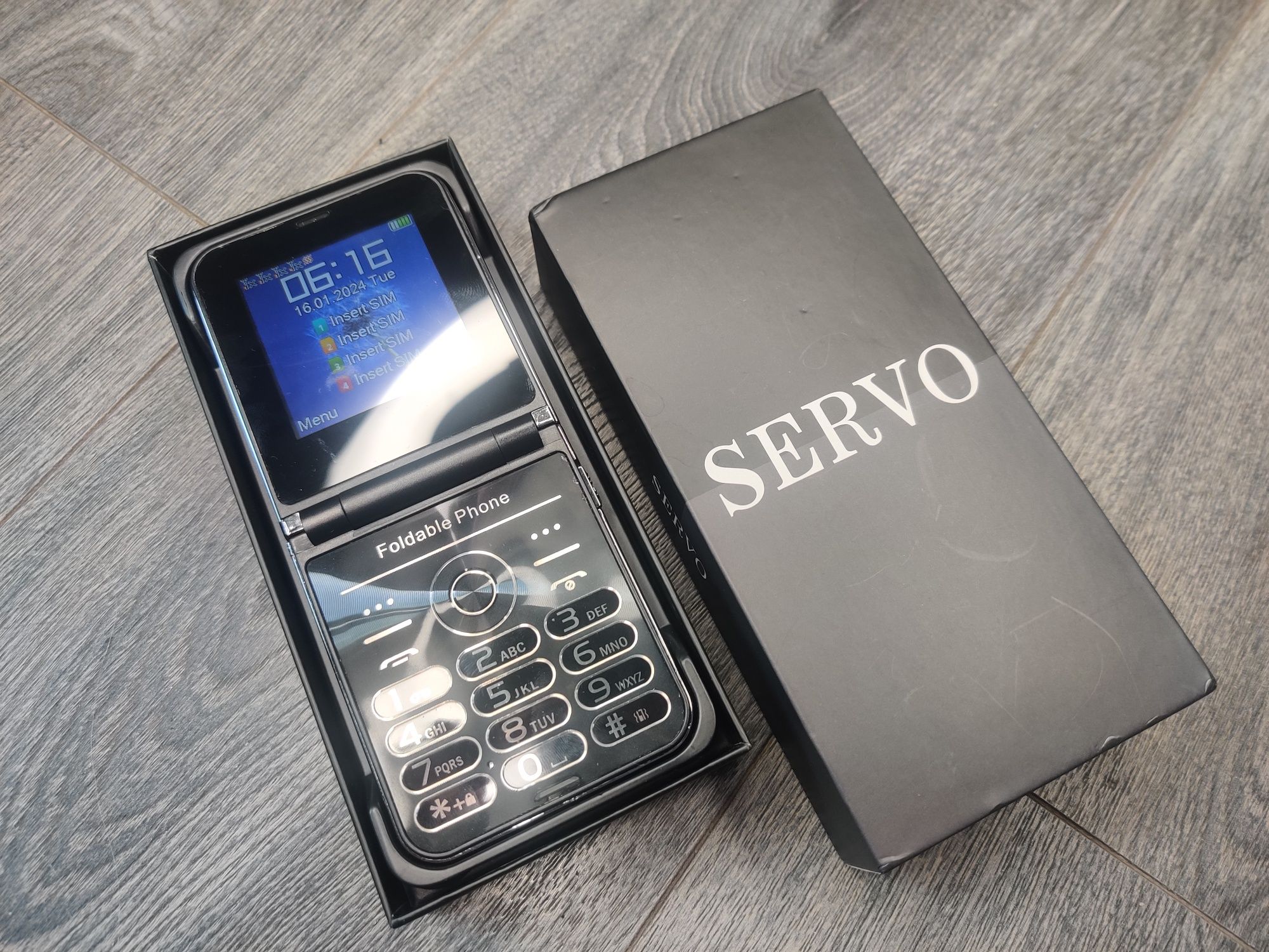 Телефон SERVO Flilo 7 на 4 sim / Розкладний