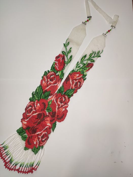 Вироби з бісеру:брошки,гердани