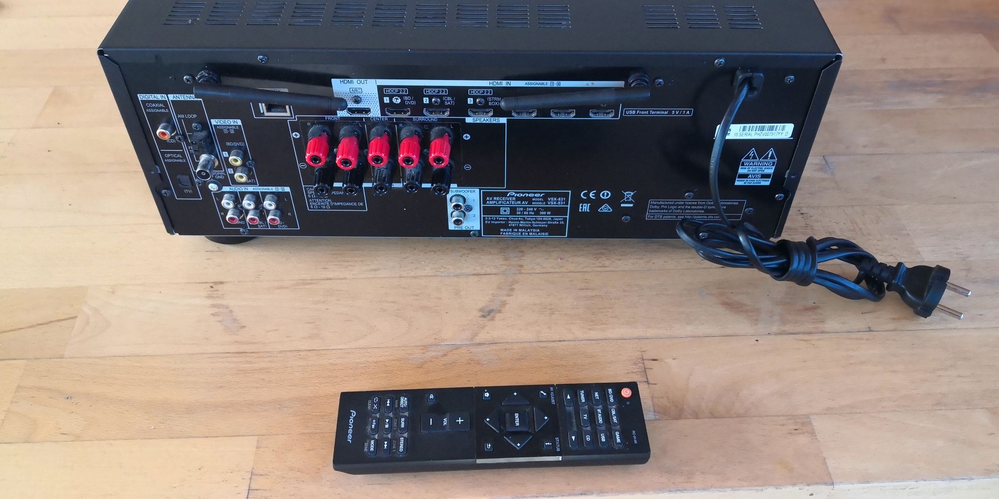 Amplituner Pioneer VSX 831