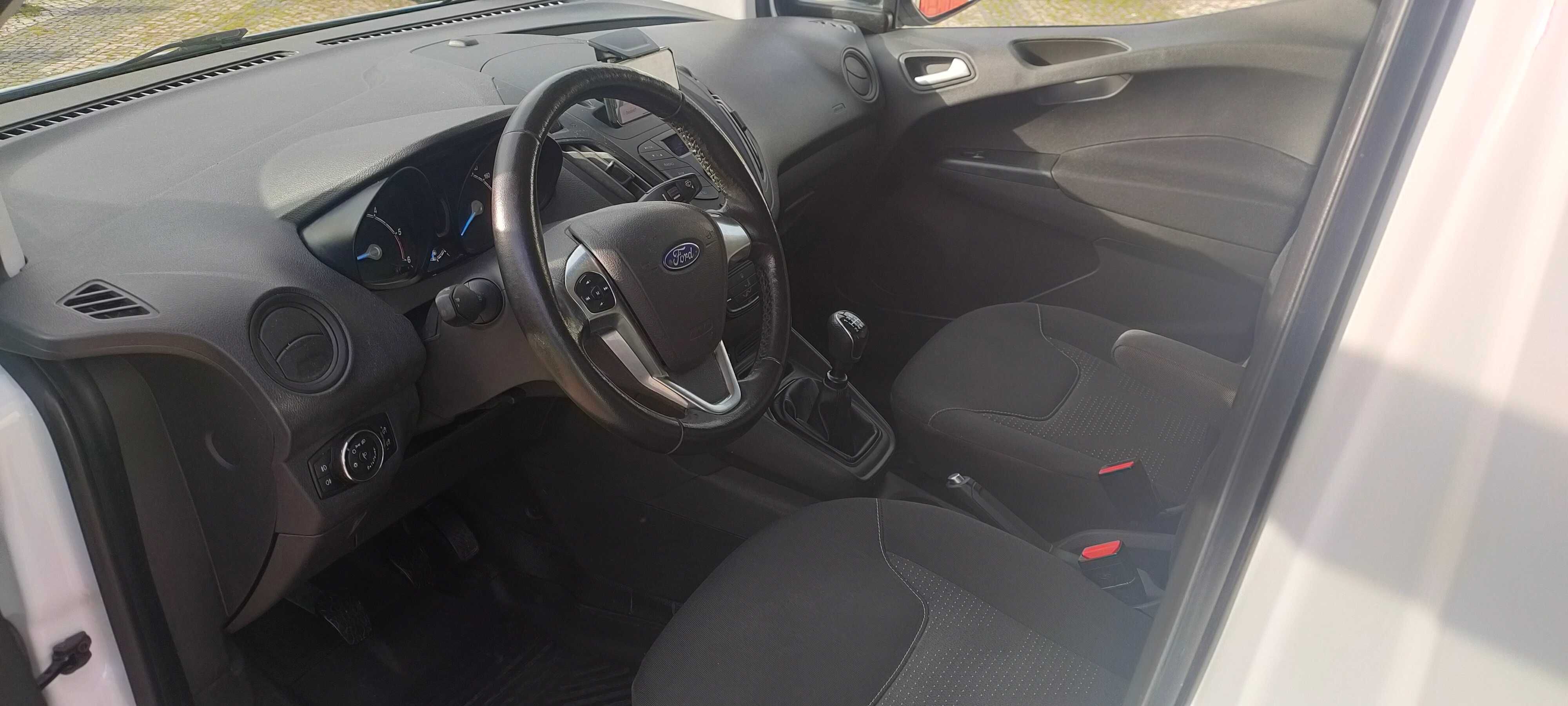 Ford Transit Courier  1.5 Tdci Trend Cx 6Vel - 2019  / Iva Dedútivel