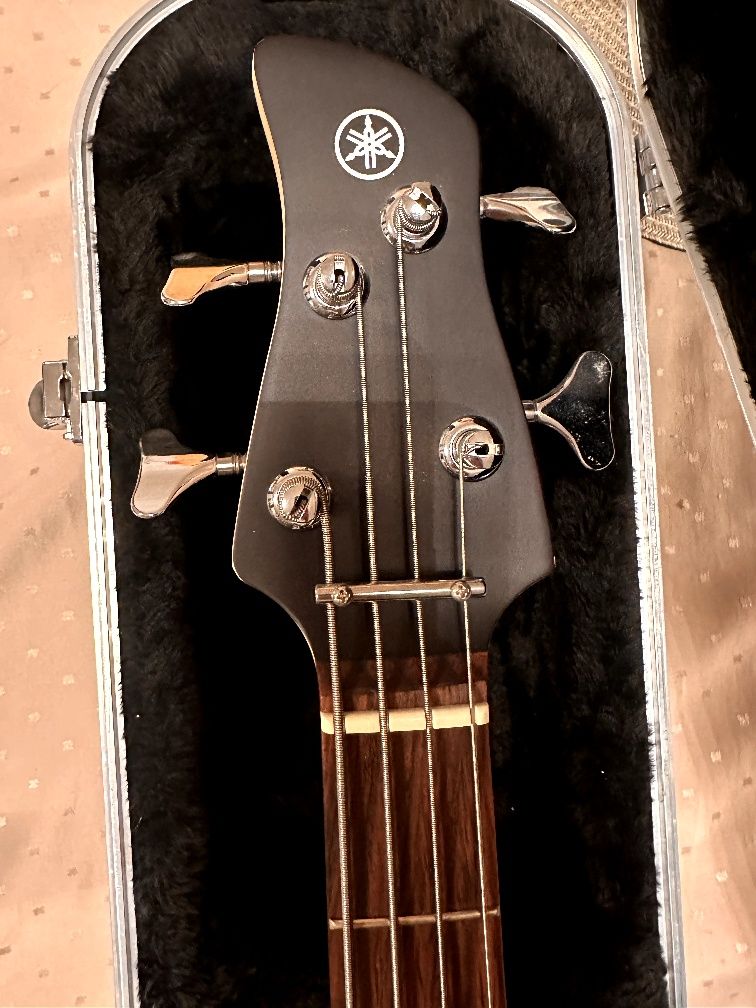Yamaha TRBX 174 бас гітара
