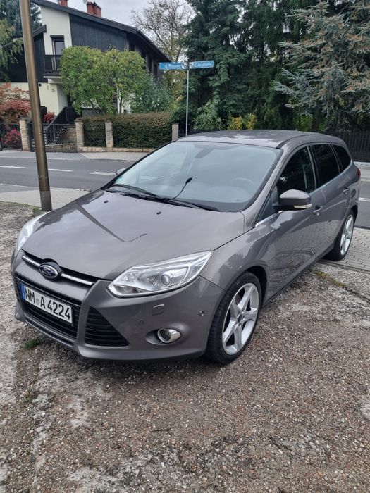 Focus mk3 1.6 benzyna 6 biegów Titanium Xenon Led Nawigacja