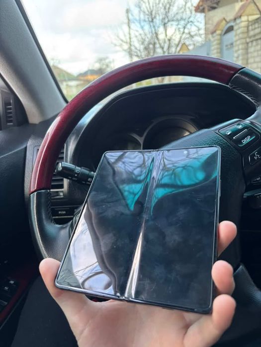 Продам Samsung Fold 4