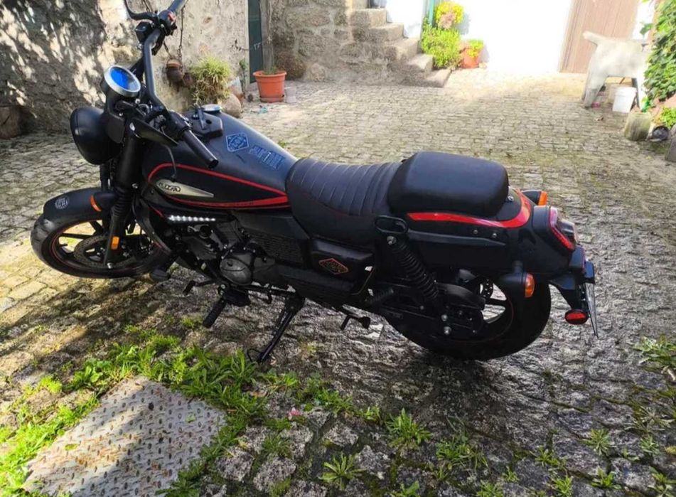 Renegade Vegas 125 – Ano 2022 – Só 2107 km – Impecável!
