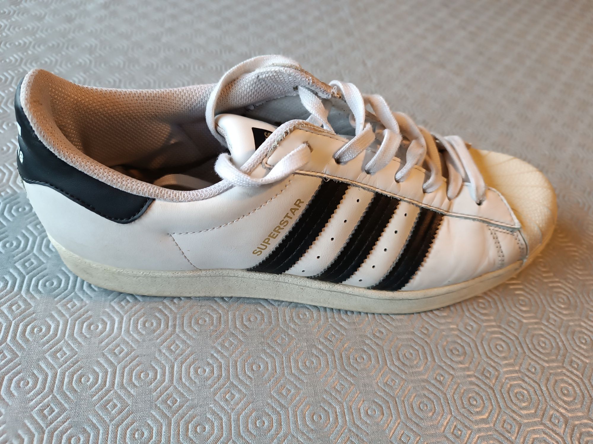 Sapatilhas Adidas Superstar tamanho 44