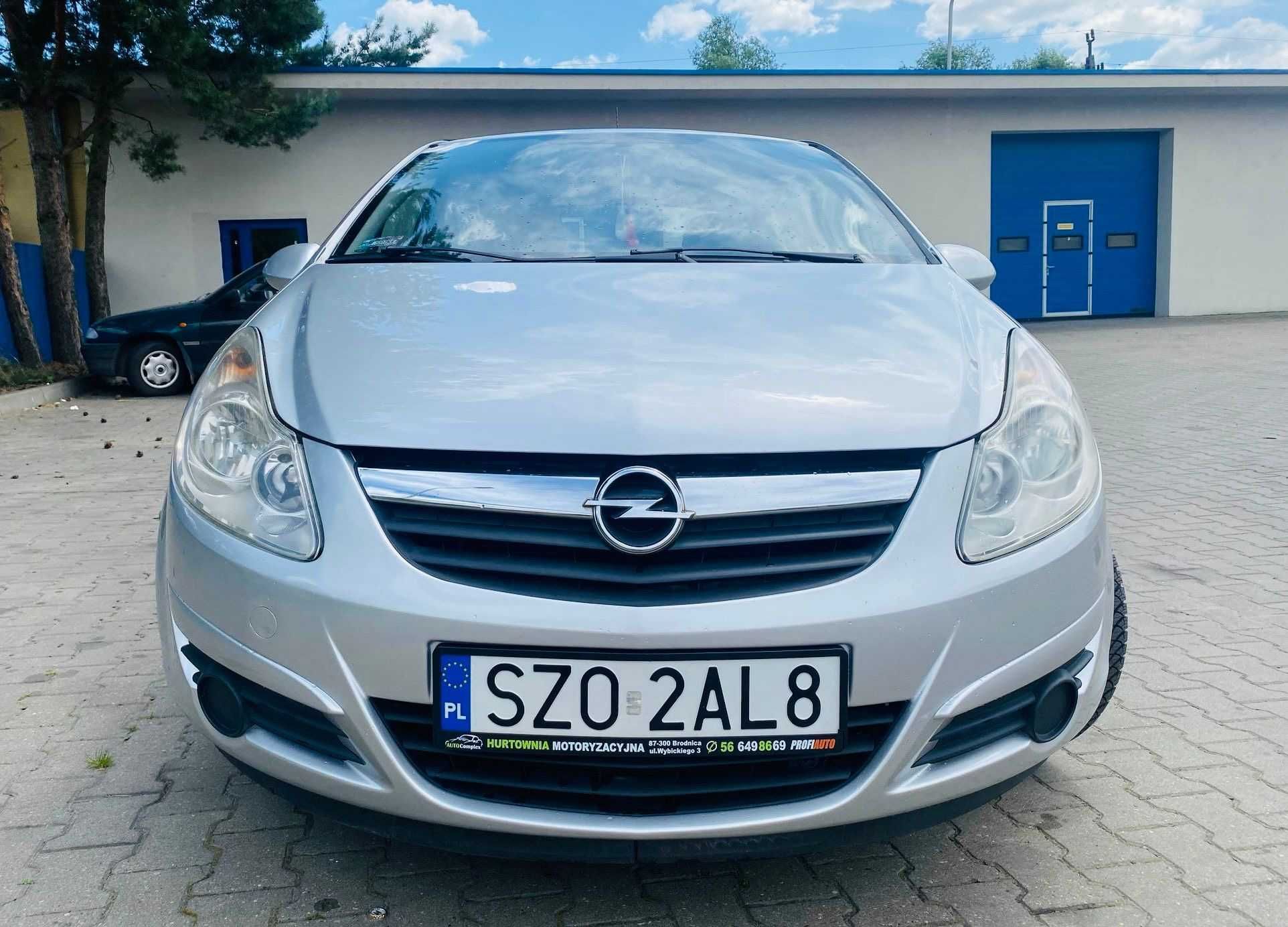 Opel Corsa D 1.2 benzyna - tylko 165 000, klima automatyczna, komputer