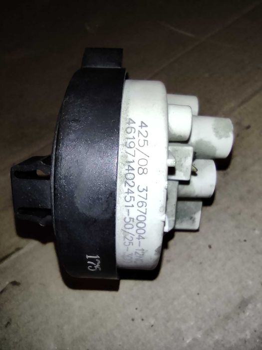 Пресостат датчик стиральной машинки Whirlpool model41105 425 /08