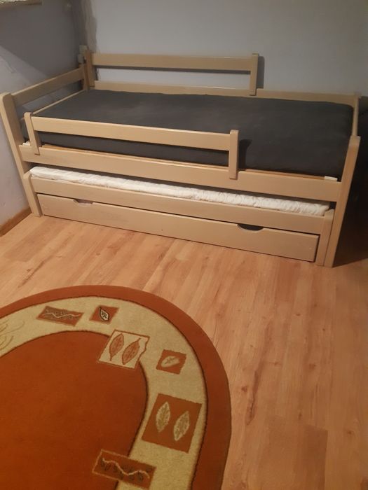 Łóżko drewniane dwuosobowe