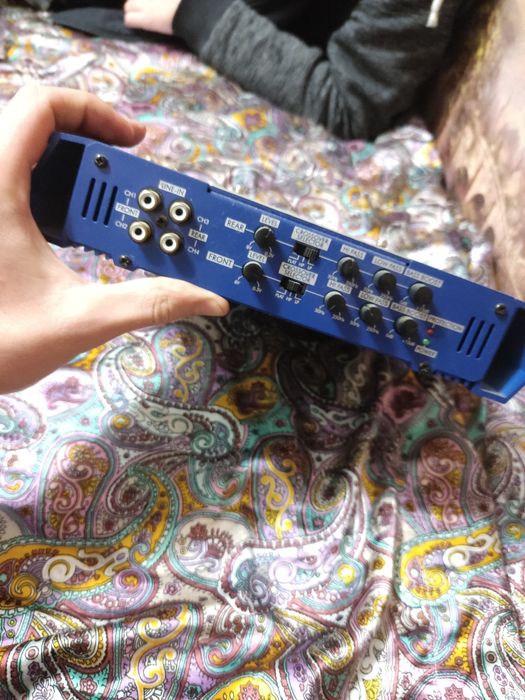 Усилитель звука 4CH Blaupunkt GTA 470