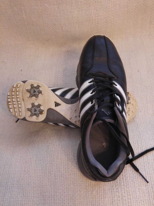 Buty sportowe z kolcami adidas