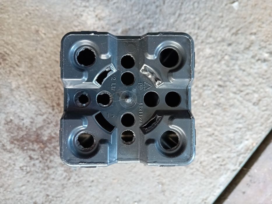 Doniczki produkcyjne 2l 100 sztuk
