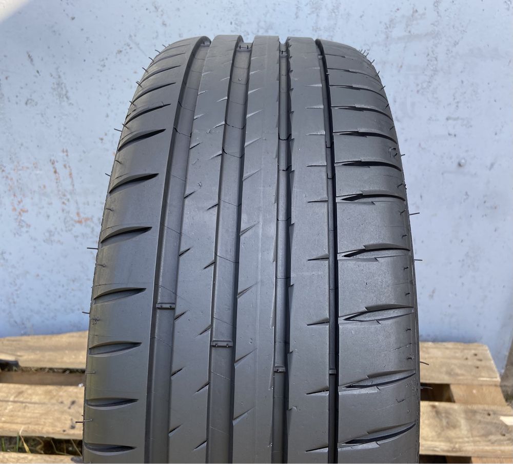 Шина 215 45 ZR18 93Y Michelin Pilot Sport 4