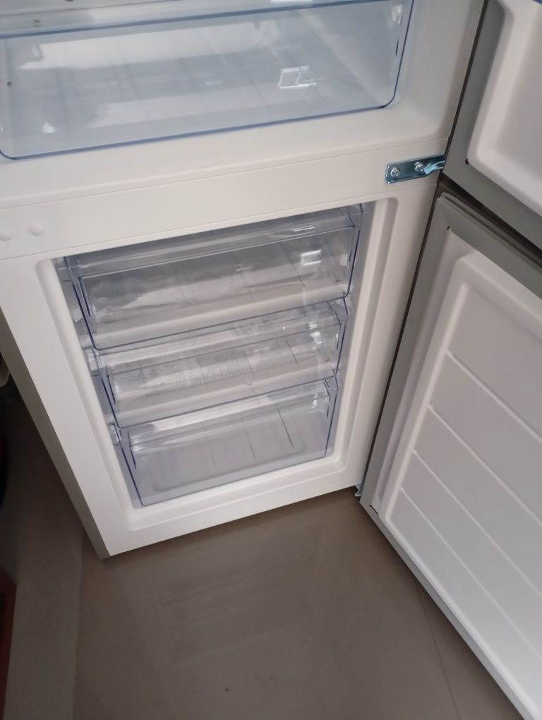 Vendo frigorífico  combinado novo