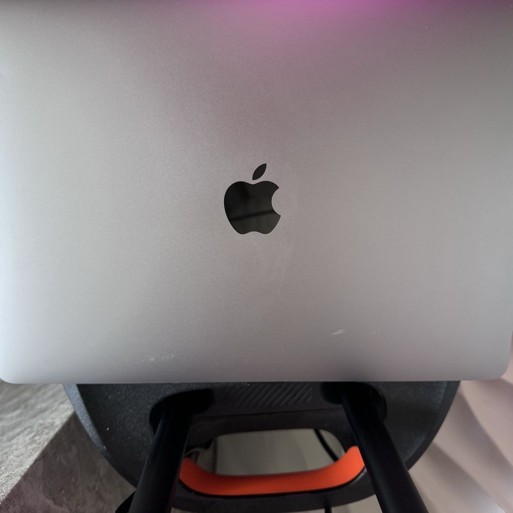 MacBook air 13 retina M1