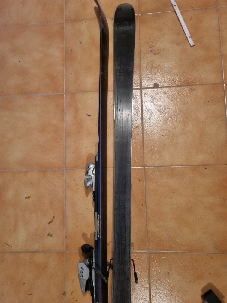 Narty Fisher z wiązaniami Rossignol 168cm