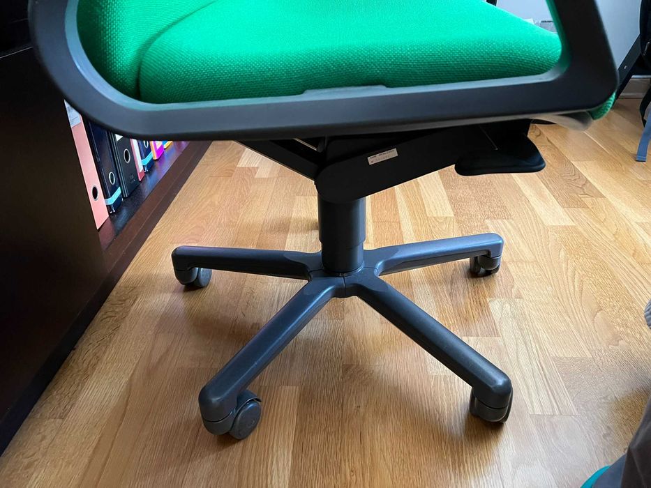 Cadeira de escritorio verde