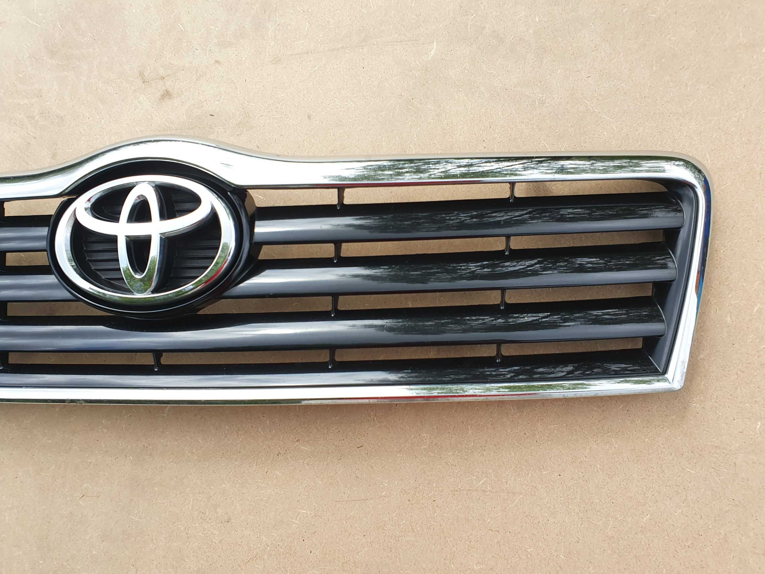 Toyota Avensis T25 atrapa zderzaka ,gril ,krata ,przód ,przednia