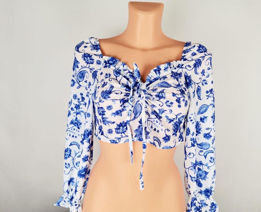 Nowy crop top damski z długim rękawem i ze ściągaczem boohoo S