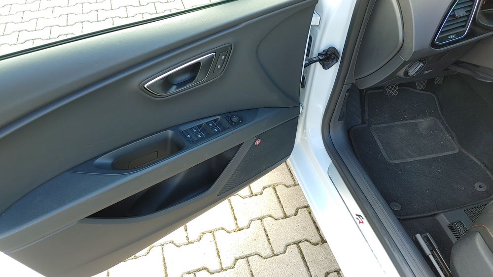 SEAT LEON FR LIFT 2.0 tdi Biała Perła Virtual Cocpit Radar Ful Led