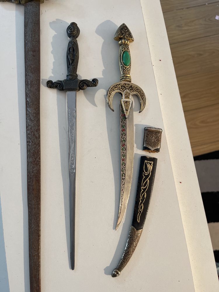 Conjuntos de 3 espadas