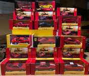 11 Miniaturas Ferrari Com Oferta Boné Oficial