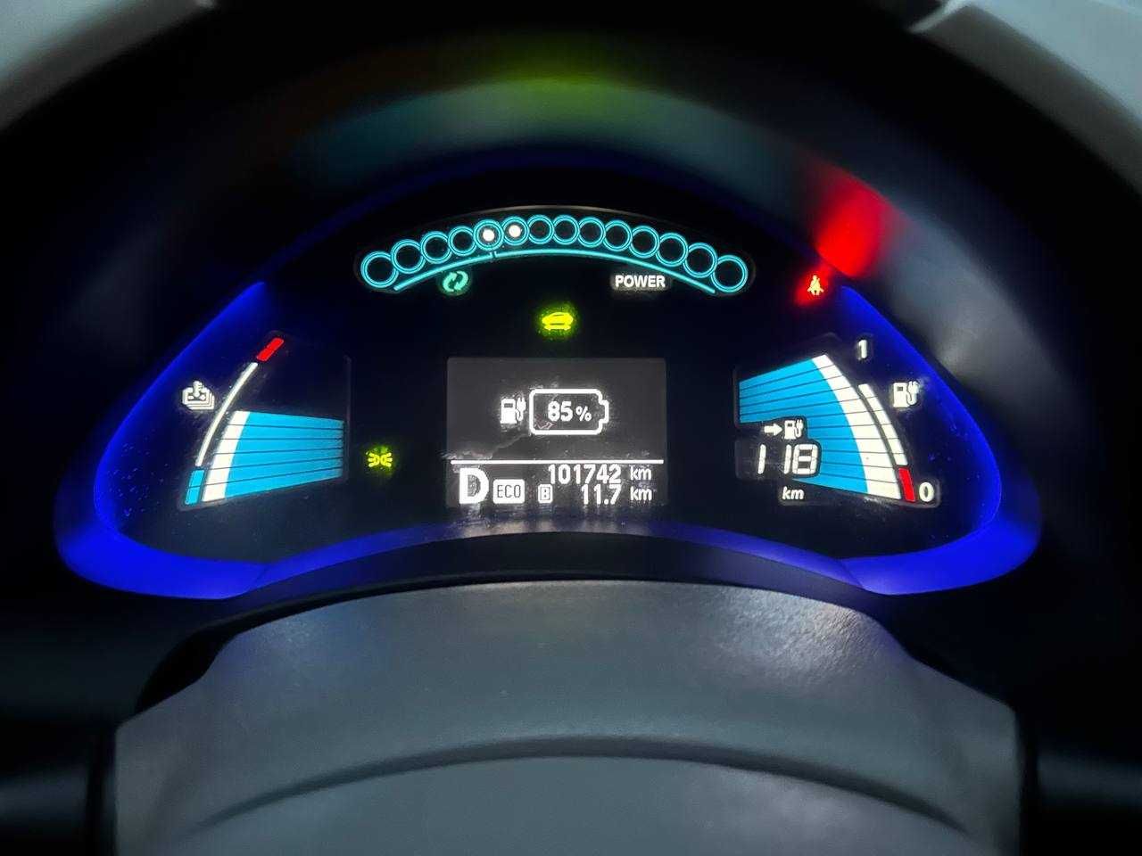 Nissan leaf 2013 101 т.км зап ходу 130-140 км один власник рідна фарба