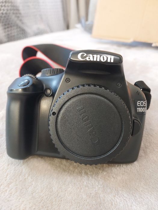 Фотоапарат Canon EOS 1100D