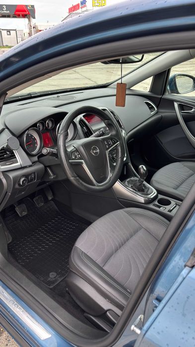 Opel Astra J, 2012r, 1.4T + LPG, polift, COSMO