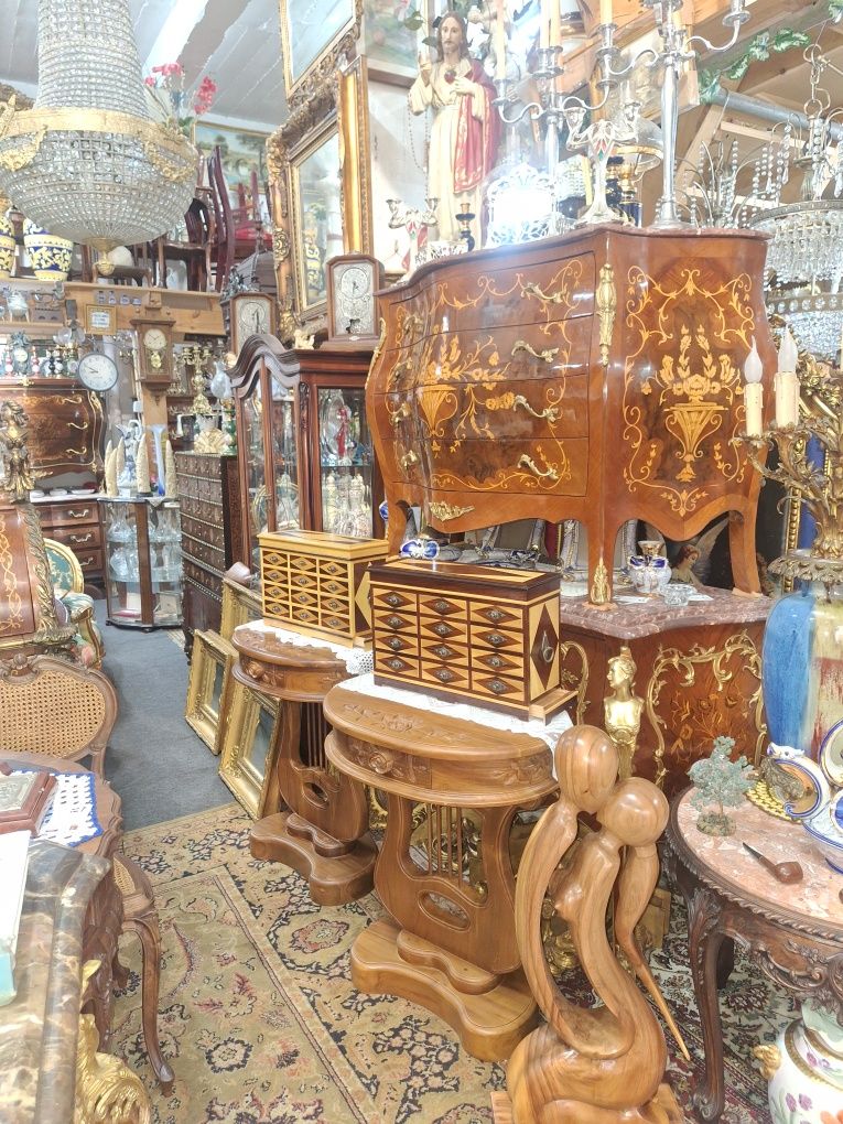 Comoda antiquíssima D. João V