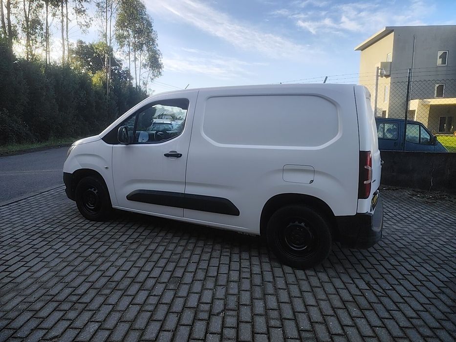 Opel combo 1.6 salvado